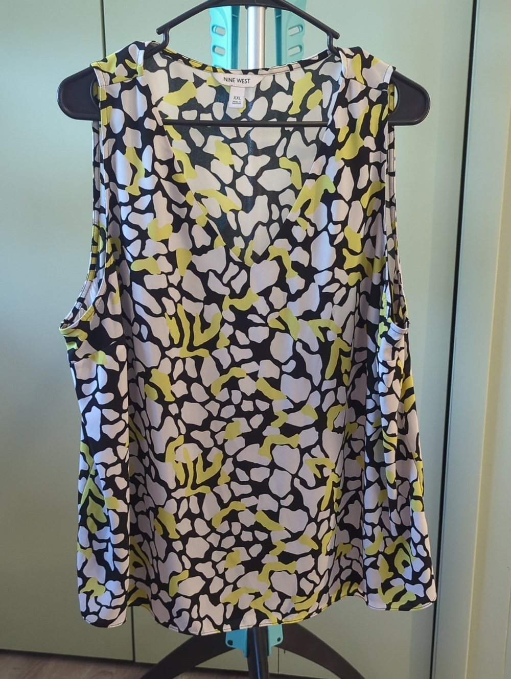 Nine West Black, White & Yellow Print Sleeveless Camisole